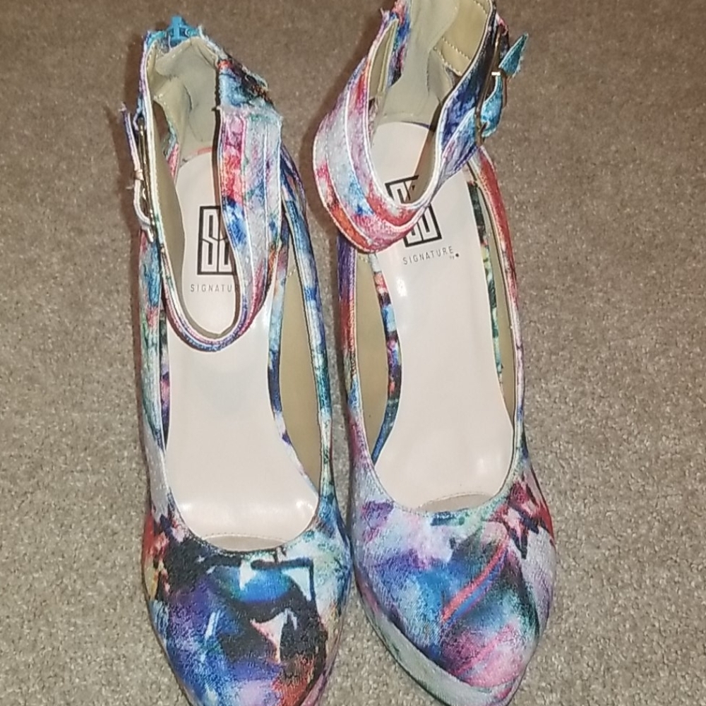 Platform pumps - Picture 2 of 3